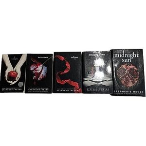 Lot of 5 Twilight Series Books